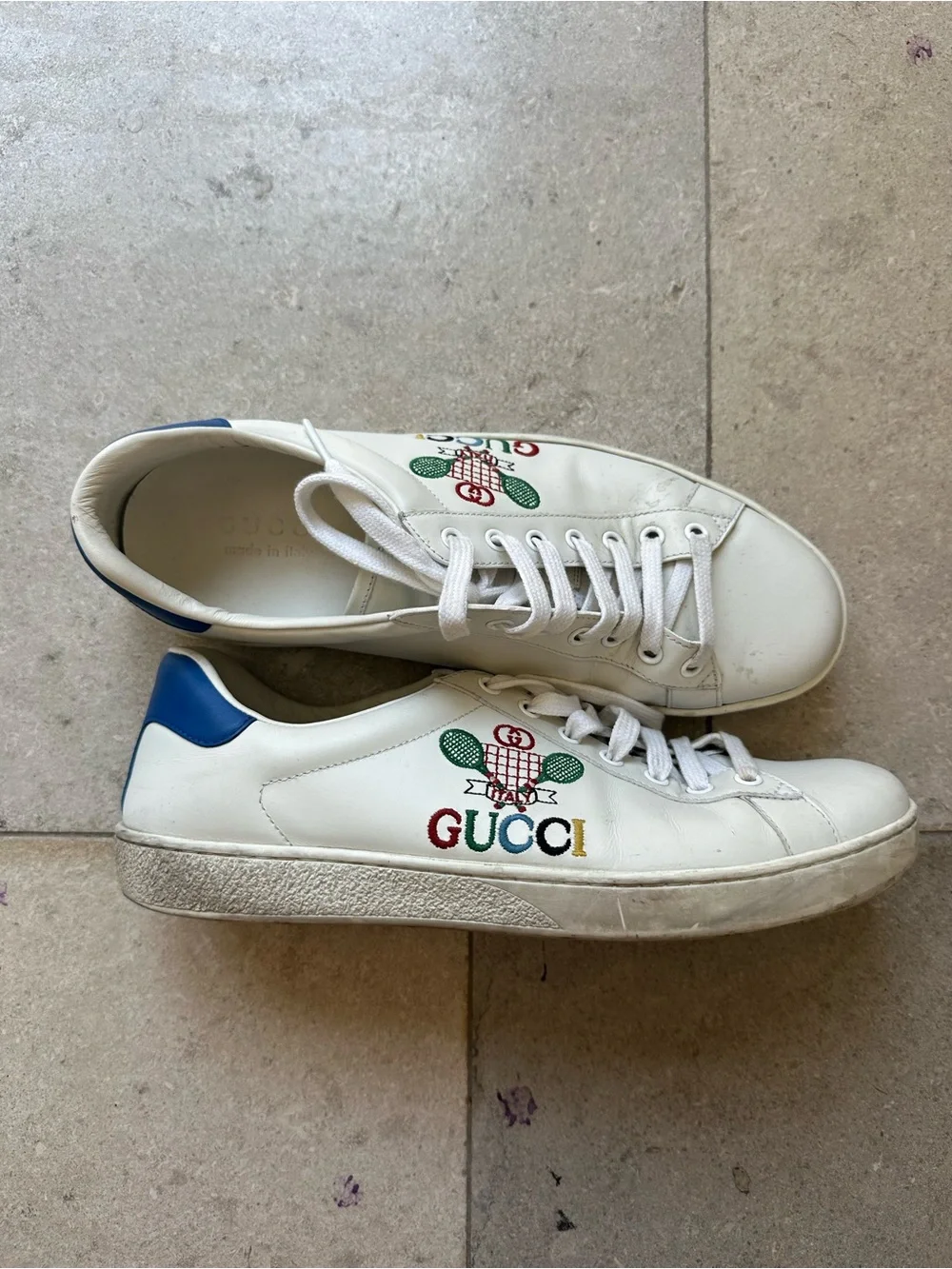Gucci White Leather Low-Top Sneakers with Blue Heel and Embroidered Bee